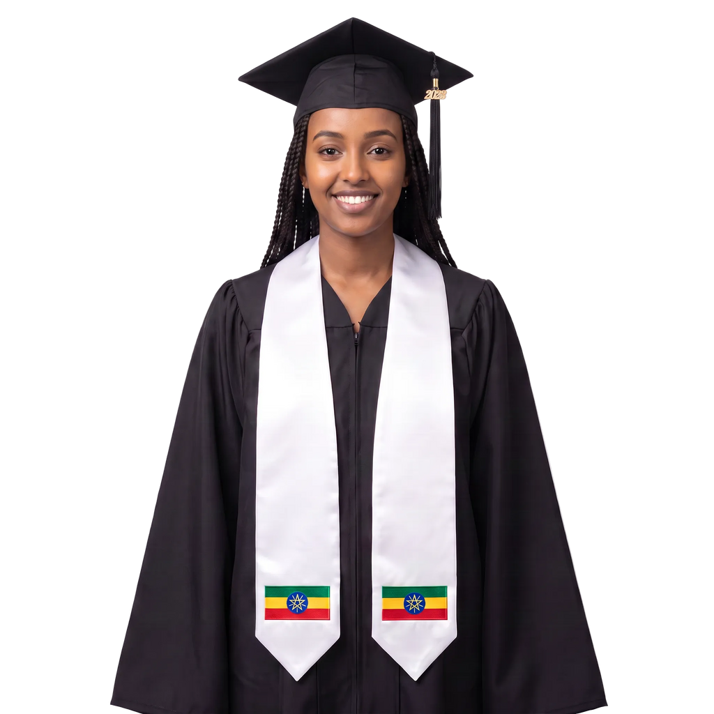 **El Salvador graduation stole featuring the Salvadoran flag, patriotic graduation sash for high school and college commencement ceremonies**